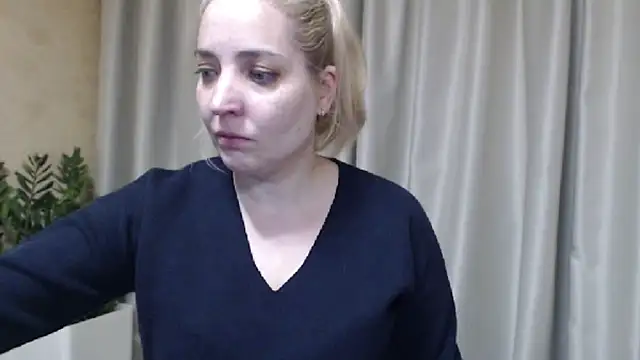 Snapshot of sweetpussy chatting on April 3, 2:48 pm sweetpussy online show from April 3, 2:48 pm
