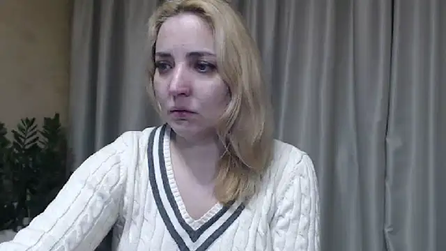 Snapshot of sweetpussy chatting on April 7, 2:50 pm sweetpussy online show from April 7, 2:50 pm