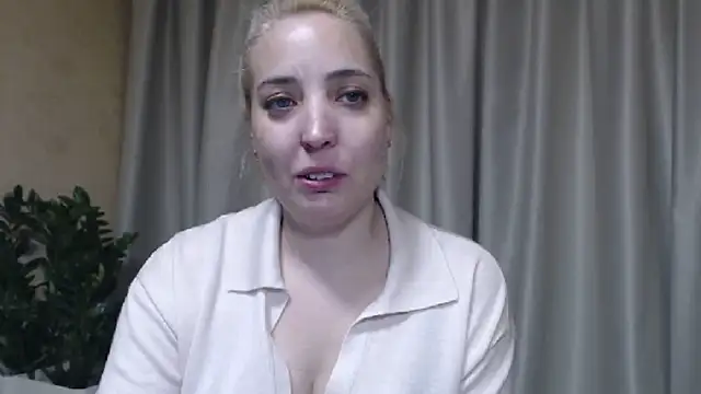 Snapshot of sweetpussy chatting on May 31, 2:35 pm sweetpussy online show from May 31, 2:35 pm