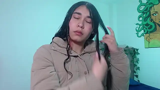 naomybenedetti online show from December 22, 1:19 pm