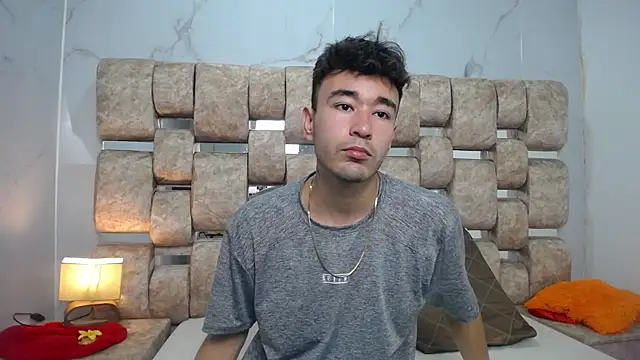 KathyAiden online show from April 8, 2:28 pm