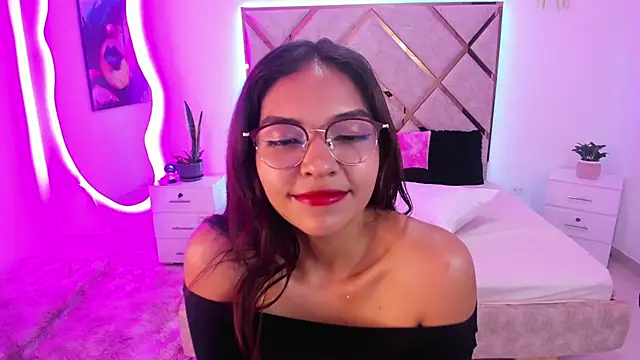 Snapshot of litle_slut chatting on April 1, 5:08 am litle slut online show from April 1, 5:08 am