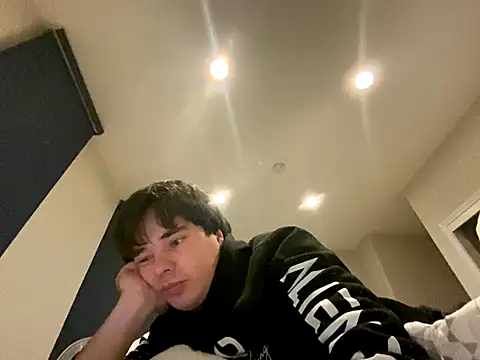 phantom898983 online show from December 14, 8:30 am