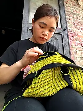 mon-monk online show from April 14, 8:42 am