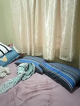 Cinpussie89 online show from December 5, 9:40 am