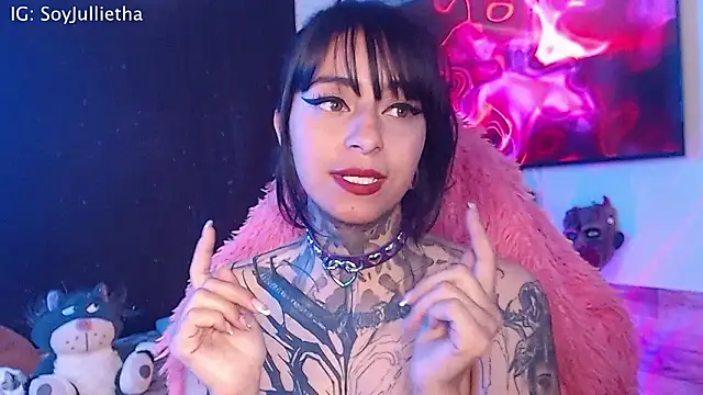 Snapshot of Julls420_ chatting on February 22, 7:45 pm Julls420 online show from February 22, 7:45 pm