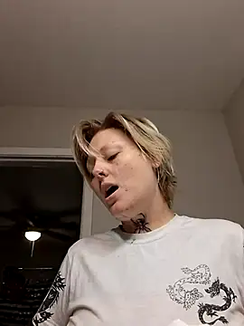 Snapshot of SpiderRose chatting on May 9, 8:47 pm SpiderRose online show from May 9, 8:47 pm