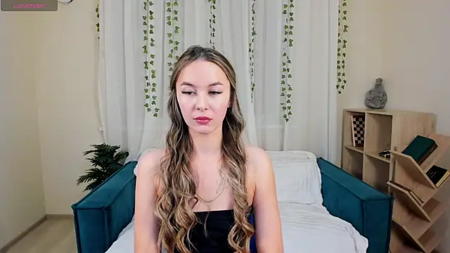 LunaCurly  online show from December 17, 11:49 am