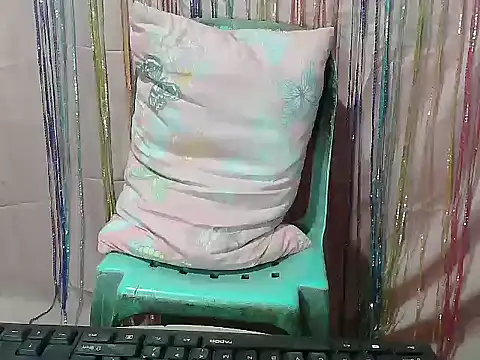 HotCreamyPussy4u online show from January 16, 6:28 am