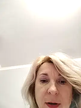 Snapshot of AhlyssaLove1155 chatting on January 31, 7:11 pm AhlyssaLove1155 online show from January 31, 7:11 pm