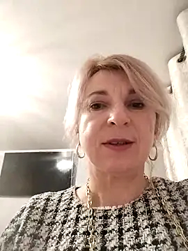 Snapshot of AhlyssaLove1155 chatting on February 13, 3:52 pm AhlyssaLove1155 online show from February 13, 3:52 pm