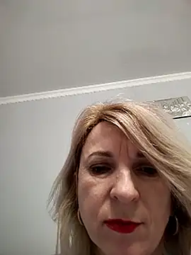 Snapshot of AhlyssaLove1155 chatting on February 27, 5:24 pm AhlyssaLove1155 online show from February 27, 5:24 pm