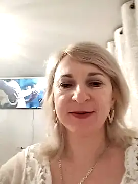 AhlyssaLove1155 online show from April 15, 5:31 pm