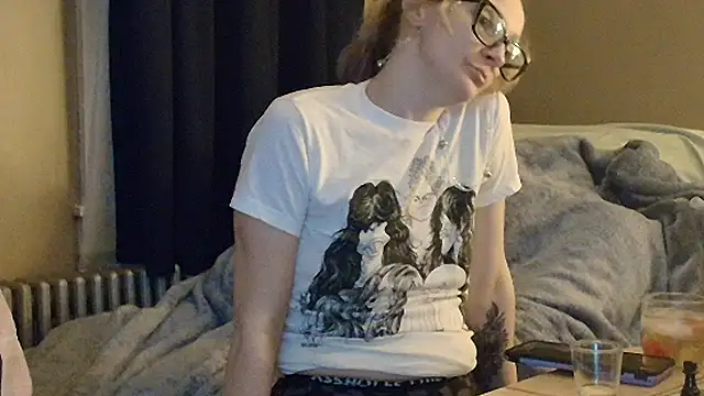 blondebombshell4343 online show from December 16, 12:59 am