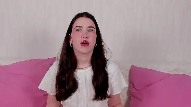 Kimberlybondd online show from December 15, 8:35 pm