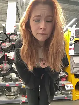 Snapshot of _Little_Ginger chatting on February 5, 3:00 am Little Ginger online show from February 5, 3:00 am