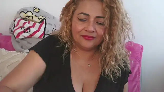 Snapshot of mariajosebarrazaa chatting on March 12, 4:46 pm mariajosebarrazaa online show from March 12, 4:46 pm