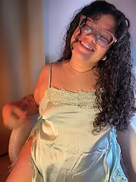 Snapshot of VanesssaMilf_ chatting on June 30, 12:22 am VanesssaMilf online show from June 30, 12:22 am