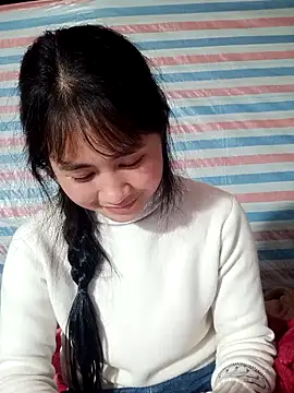 Snapshot of Him_MountainGirl chatting on February 1, 1:31 pm Him MountainGirl online show from February 1, 1:31 pm