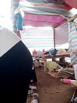 Snapshot of Him_MountainGirl chatting on February 3, 3:04 am Him MountainGirl online show from February 3, 3:04 am