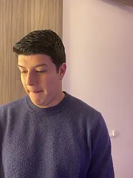 Goldenknight33 online show from April 8, 1:11 pm