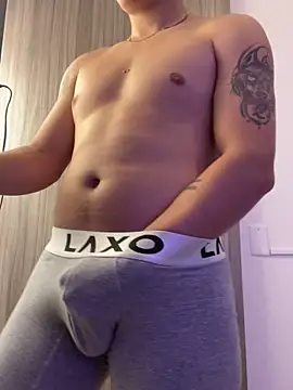 Goldenknight33 online show from April 9, 1:38 pm