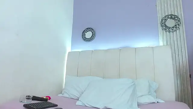 mia collin  online show from January 11, 1:10 am