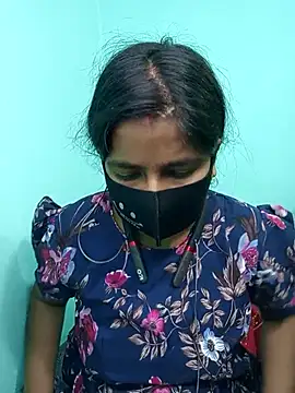 Snapshot of Anushka_singh32 chatting on December 18, 3:23 am Anushka singh32 online show from December 18, 3:23 am