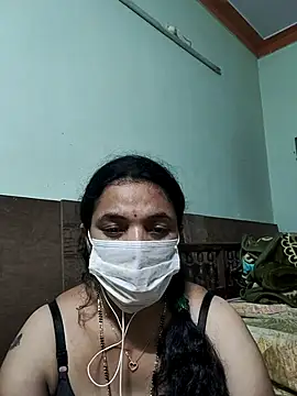 Snapshot of bhavyasri_55 chatting on February 2, 12:31 am bhavyasri 55 online show from February 2, 12:31 am