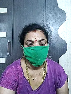 Snapshot of bhavyasri_55 chatting on April 6, 10:11 pm bhavyasri 55 online show from April 6, 10:11 pm