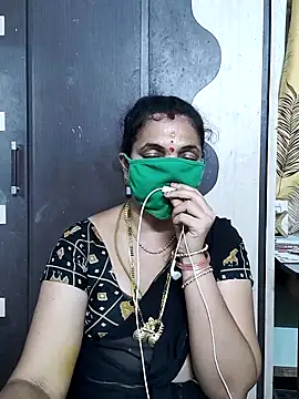 Snapshot of bhavyasri_55 chatting on April 10, 8:30 am bhavyasri 55 online show from April 10, 8:30 am