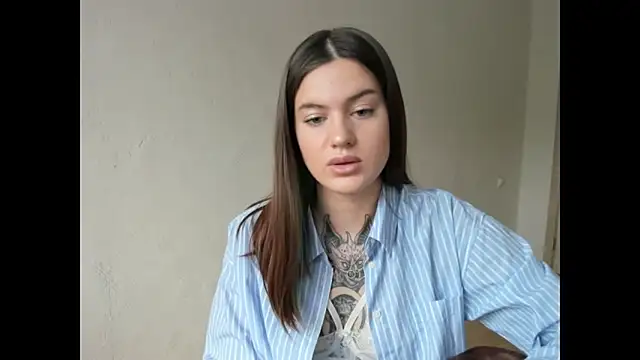 Snapshot of NikkieKitty chatting on April 8, 11:21 am NikkieKitty online show from April 8, 11:21 am