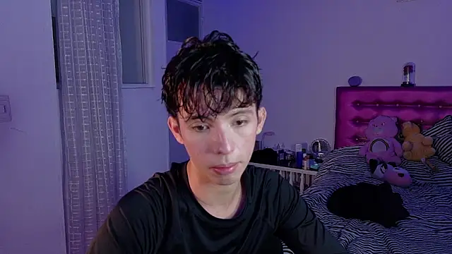 Snapshot of Dani_Dancer chatting on February 13, 11:01 pm Dani Dancer online show from February 13, 11:01 pm