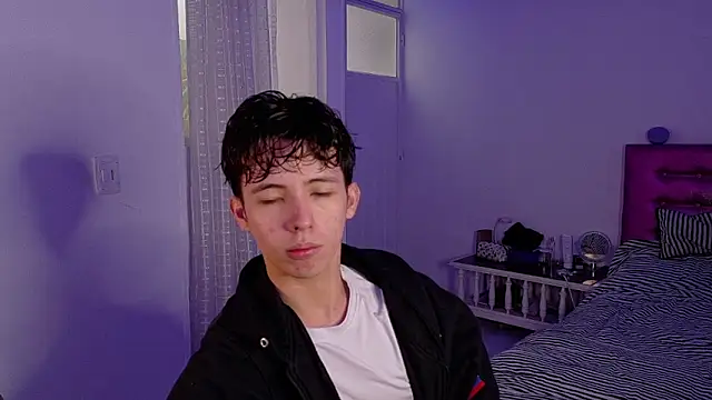 Snapshot of Dani_Dancer chatting on February 14, 4:48 pm Dani Dancer online show from February 14, 4:48 pm