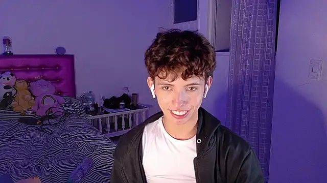 Snapshot of Dani_Dancer chatting on February 20, 12:29 am Dani Dancer online show from February 20, 12:29 am