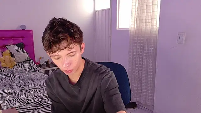 Snapshot of Dani_Dancer chatting on February 27, 7:03 pm Dani Dancer online show from February 27, 7:03 pm