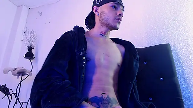 Snapshot of kingdani_hot chatting on February 2, 3:05 am kingdani hot online show from February 2, 3:05 am