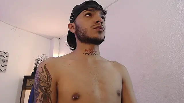 Snapshot of kingdani_hot chatting on February 18, 10:44 am kingdani hot online show from February 18, 10:44 am