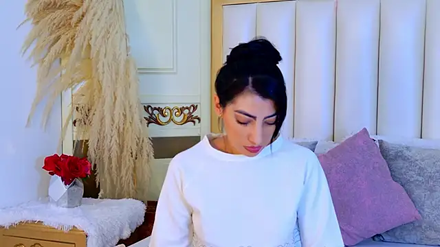 NinnaPiers online show from April 13, 11:37 am