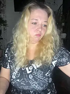 JenniferCarmen online show from April 7, 1:44 pm