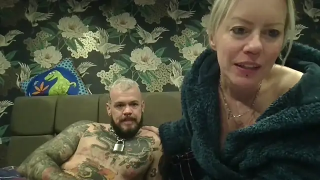 trans man and his dom online show from February 1, 7:23 pm