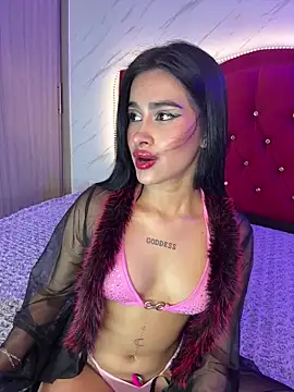 LizzyYvng online show from December 20, 8:21 am