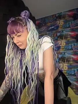 Snapshot of Tattoo__Moon chatting on June 5, 6:52 am Tattoo Moon online show from June 5, 6:52 am