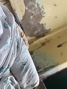 Cute-couple-2 online show from April 17, 10:51 am