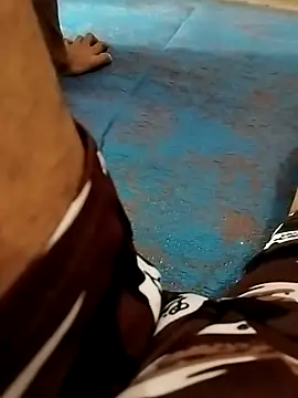 Snapshot of Kwiky7 chatting on March 29, 9:53 am Kwiky7 online show from March 29, 9:53 am