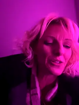 GiggleCatalyst online show from January 7, 1:30 am