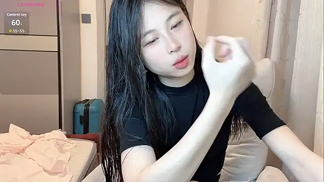 Snapshot of tiantian-160 chatting on May 14, 2:51 am tiantian-160 online show from May 14, 2:51 am