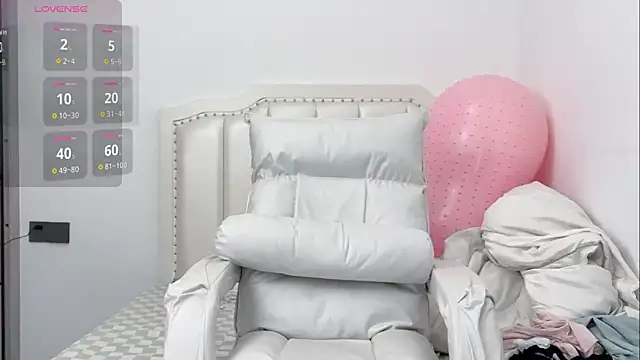 Snapshot of tiantian-160 chatting on June 1, 1:46 pm tiantian-160 online show from June 1, 1:46 pm