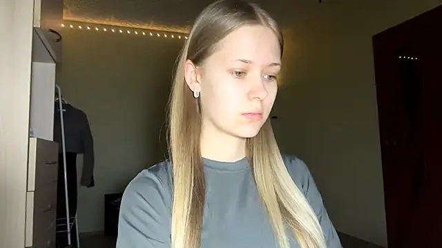 ZaidaSchwarten online show from February 9, 5:11 am