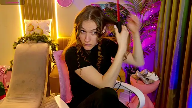 Snapshot of CarolainGilbert chatting on January 9, 5:10 am CarolainGilbert online show from January 9, 5:10 am